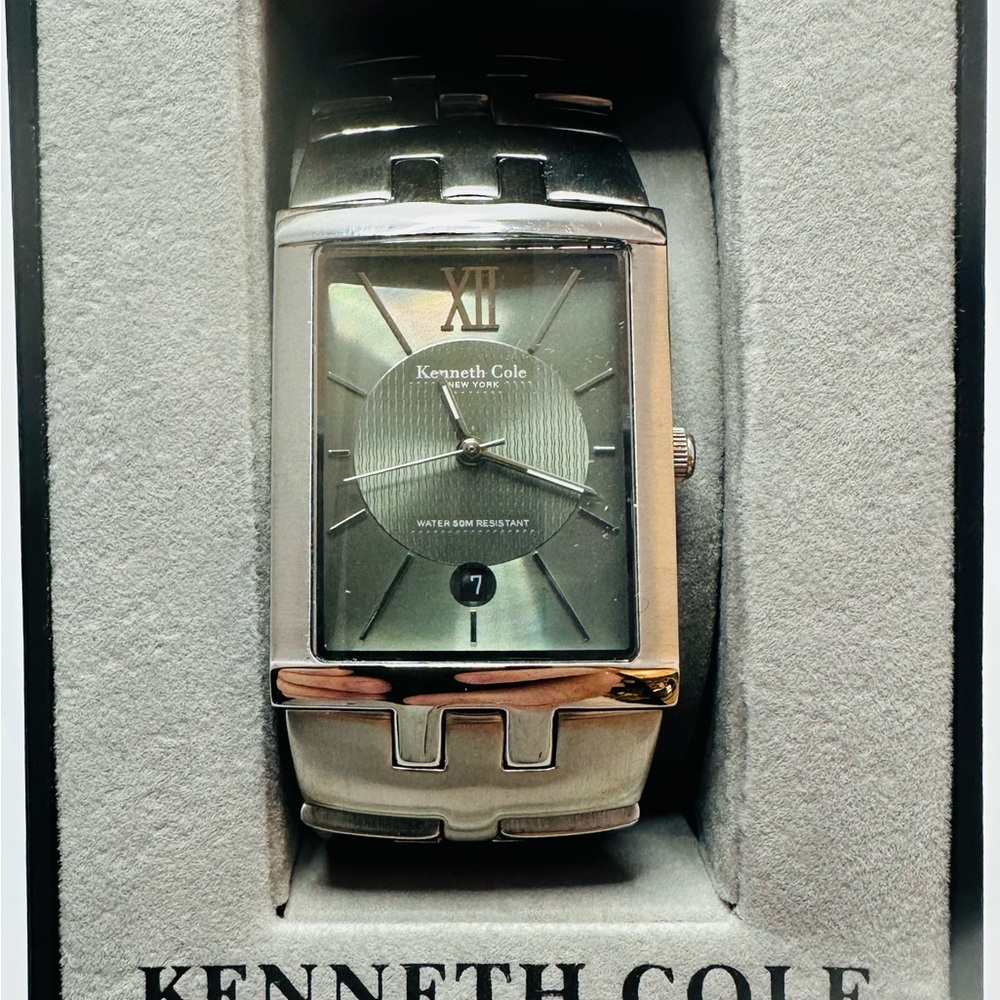Kenneth Cole Men's KC3366 Reaction Silver-tone Bracelet Watch.
